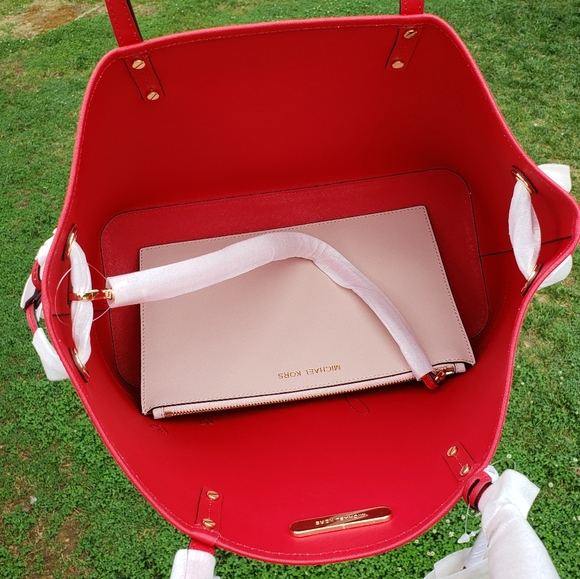 Michael Kors Jet Set Drawstring LG "LOVE" Tote SET - Picture 5 of 9